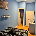 Rooms In Spacious Apartment In City Center